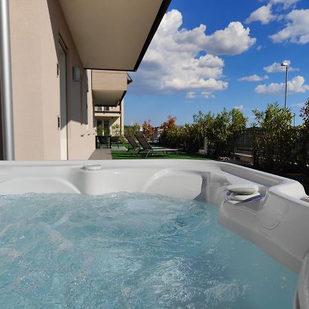San Giorgio Design Home Con Jacuzzi Privata Cola  Luaran gambar